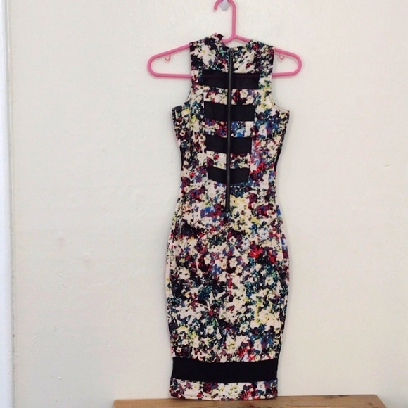 Material Girl Multi Color Floral Body Con Dress Exposed Back Zip NWT Size XS - Picture 6 of 15